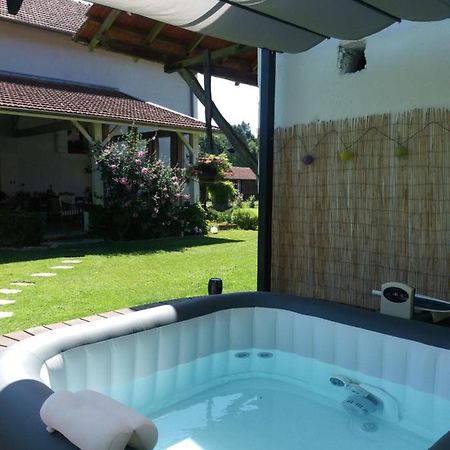 Bed and Breakfast Les Eygletieres Bourriot-Bergonce Екстер'єр фото